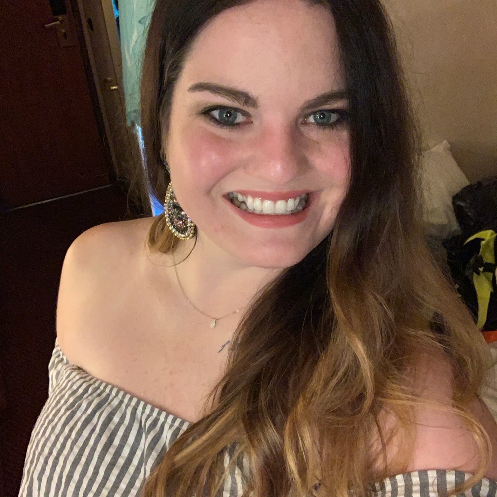 Meet your Posher, Nicole